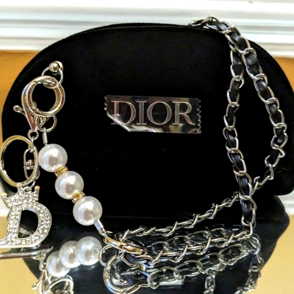 - Dior - Picture 1 of 16